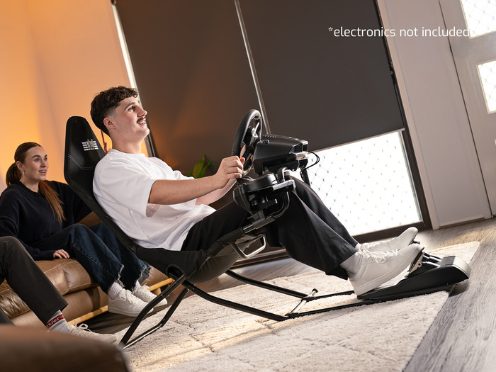 Next Level Racing GT Lite Air Foldable Cockpit product in gebruik