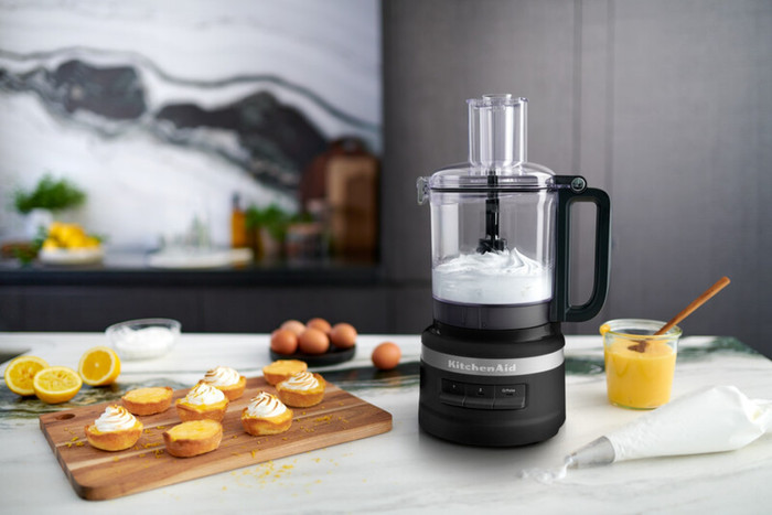 KitchenAid 5KFP0921EBM Matte Black product in use
