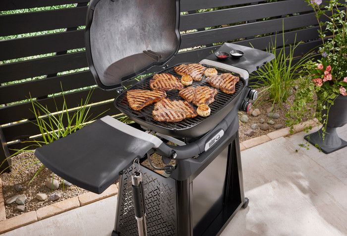Weber Q 3200N+ with Underframe product in use