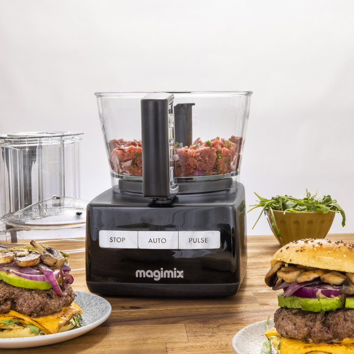 Magimix CS 3200 XL Black product in use