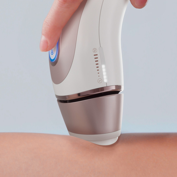Braun Smart IPL Skin i-expert Pro 7 PL7431 product in gebruik