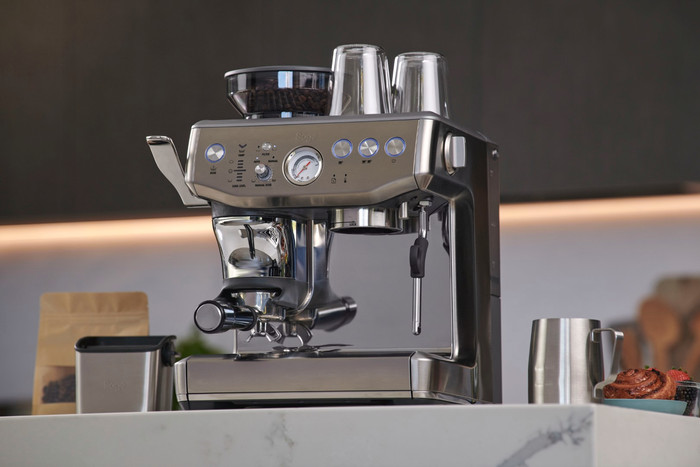 Sage Barista Express Impress Brushed Stainless Steel product in gebruik