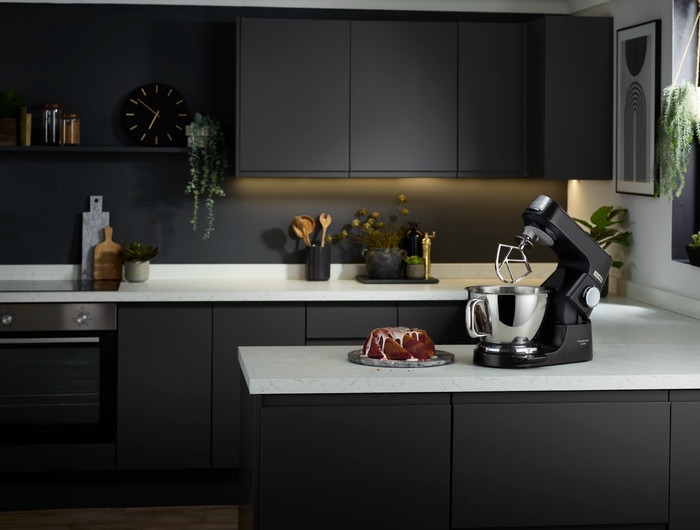 Kenwood Titanium Chef Baker KVC85.004BK product in use