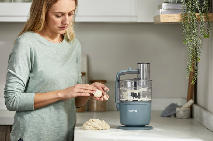 Kenwood MultiPro Go FDP22.130GY product in use