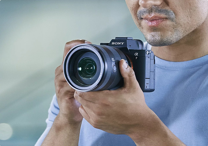 Sony Alpha A7 IV + FE 28-70mm f/3.5-5.6 OSS II product in gebruik
