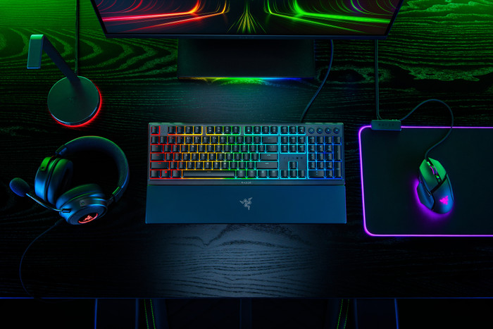 Razer Ornata V3 Gaming Keyboard AZERTY product in use