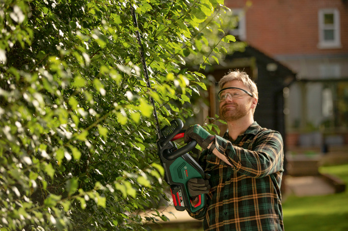 Bosch AdvancedHedgeCut 36V-65-28 (zonder accu) product in gebruik
