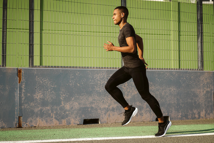 JBL Endurance Run 2 BT Schwarz produkt in gebrauch