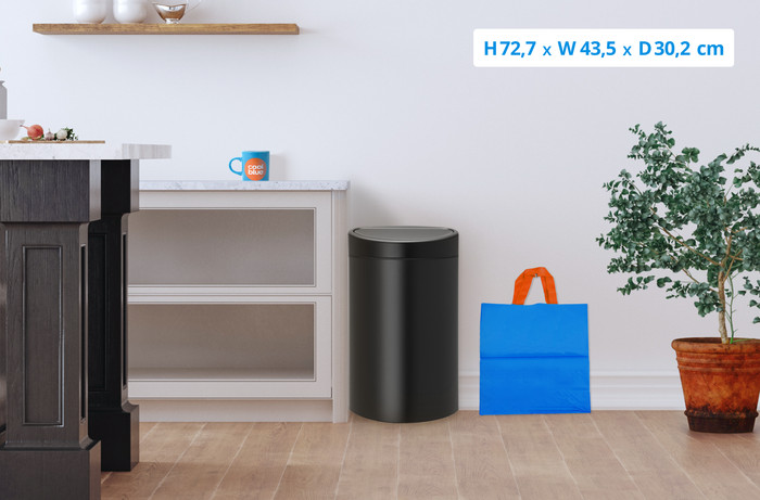 Brabantia Touch Bin 40L Matt Black visual Coolblue 1