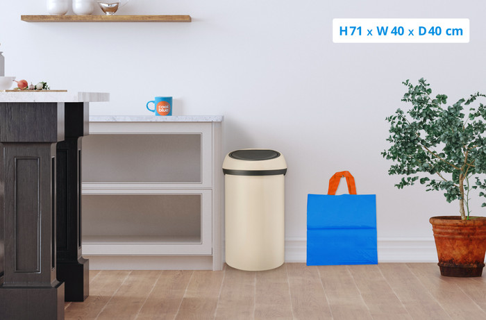 Brabantia Touch Bin 60L Soft Beige visual Coolblue 1