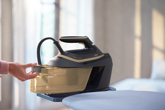 Philips PerfectCare 6000 Series PSG6066/20 product in use