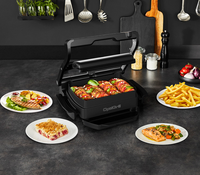 Tefal OptiGrill+ GC7148 + Snacking & Baking accessoire product in gebruik