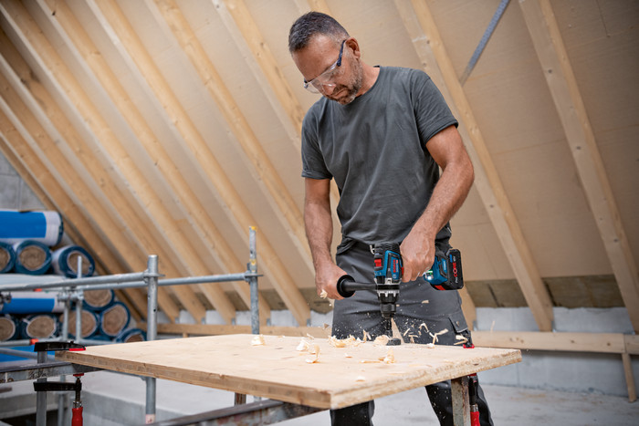 Bosch Professional GSR 18V-150 C 5,0 Ah GBA Accu Starterspakket product in gebruik