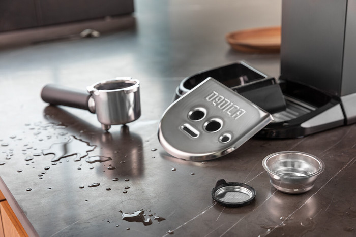 De'Longhi Dedica Arte EC 885.GY Gray product in use