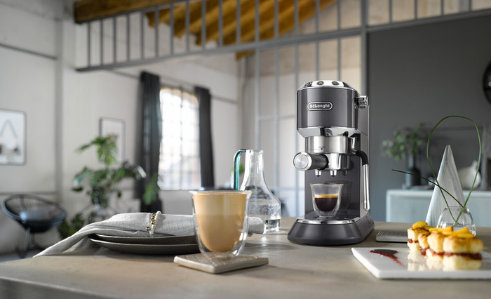 De'Longhi Dedica Arte EC 885.GY Gray product in use