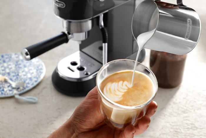 De'Longhi Dedica Arte EC 885.GY Gray product in use