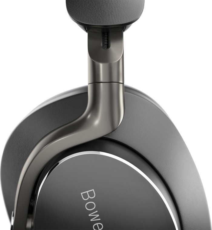 Bowers & Wilkins Px8 Black detail