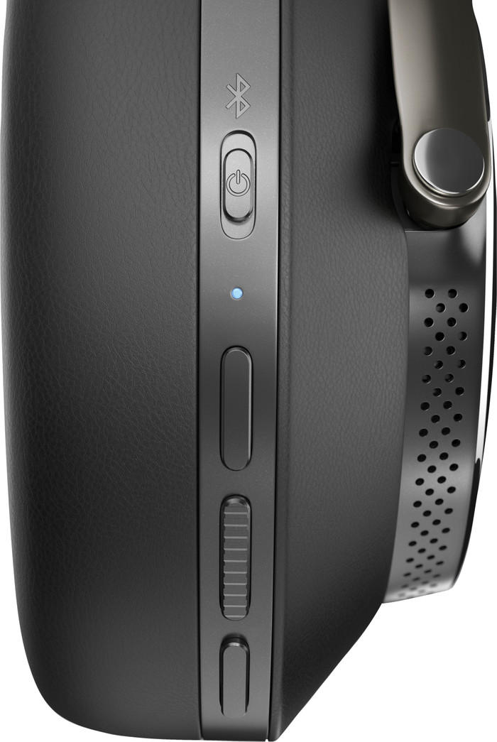 Bowers & Wilkins Px8 Black detail