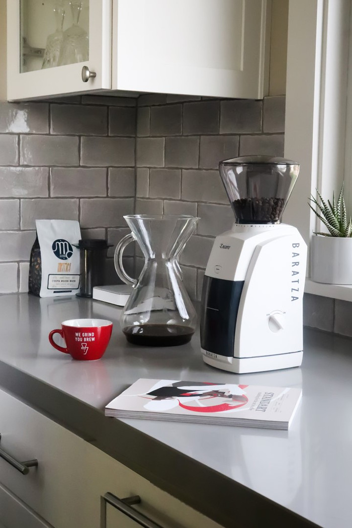 Baratza Encore White product in use