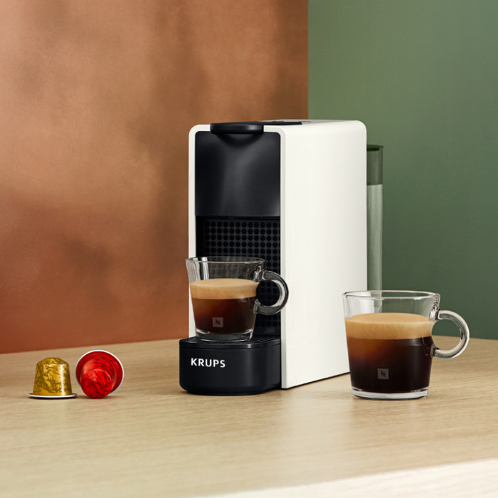 Krups Nespresso Essenza Mini XN1101 Wit product in gebruik
