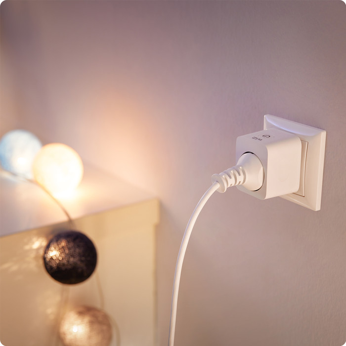 WiZ Smart Plug with Power Consumption Meter 2-pack product in use