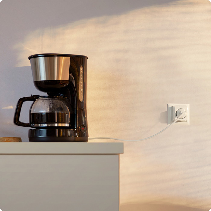 WiZ Smart Plug with Power Consumption Meter 2-pack product in use