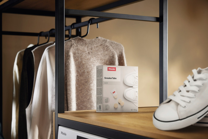 Miele SneakerTabs Schoenwasmiddel product in gebruik