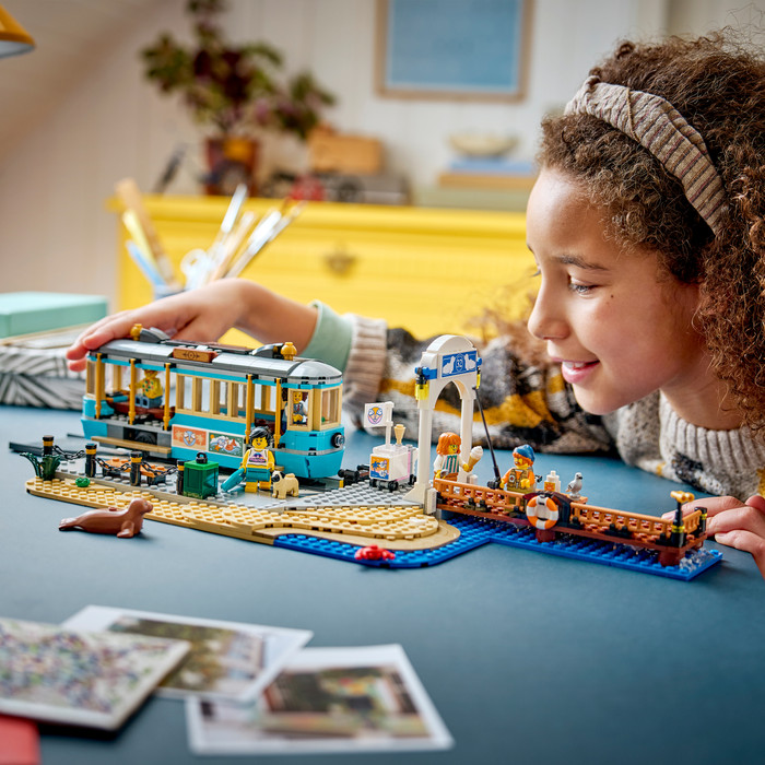LEGO City Classic Beach Streetcar 60506 product in use