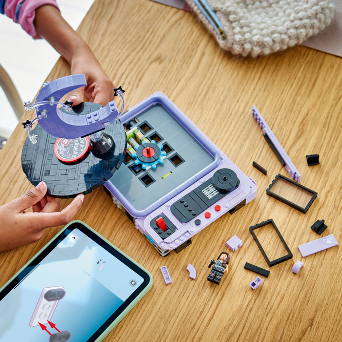 LEGO Editions Olivia Rodrigo's Concertmaan 43029 detail
