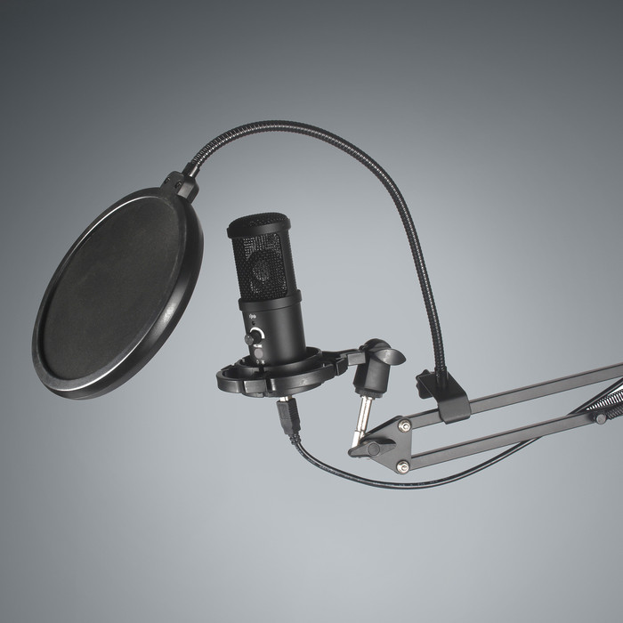 Easypix My Studio Podcast product in use