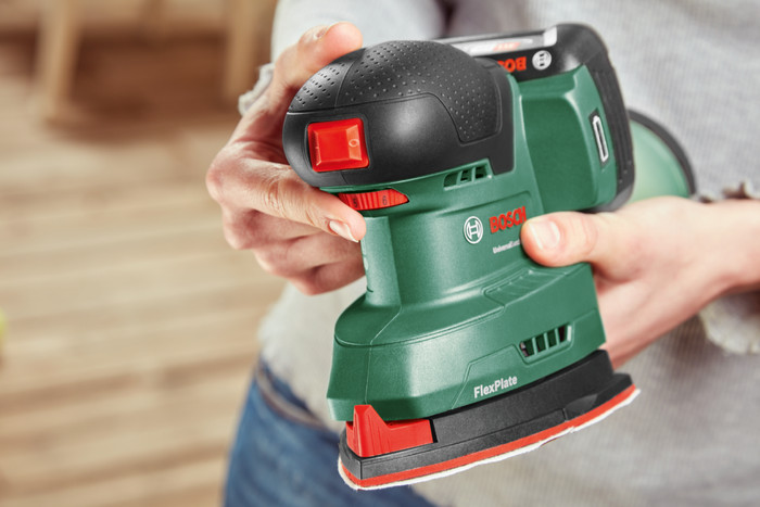 Bosch Universal Sander 18V-10 (zonder accu) product in gebruik