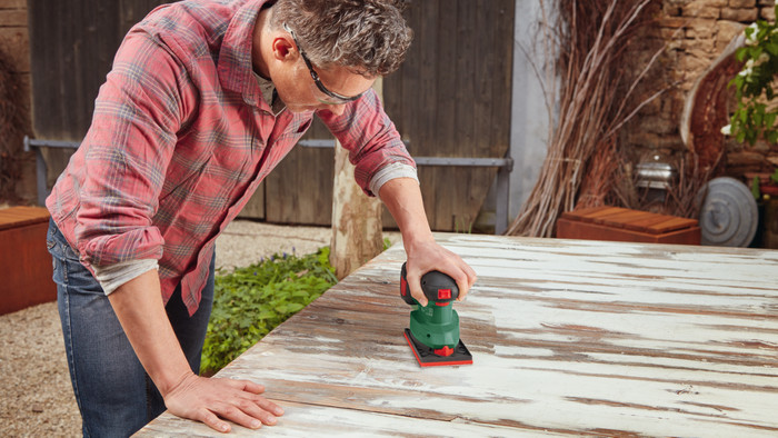 Bosch Universal Sander 18V-10 (zonder accu) product in gebruik