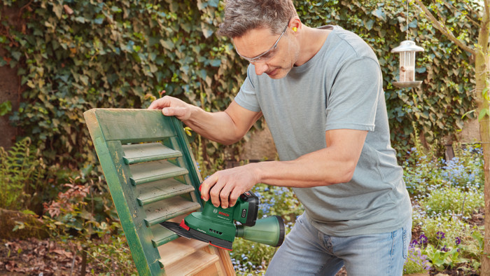 Bosch Universal Sander 18V-10 (zonder accu) product in gebruik