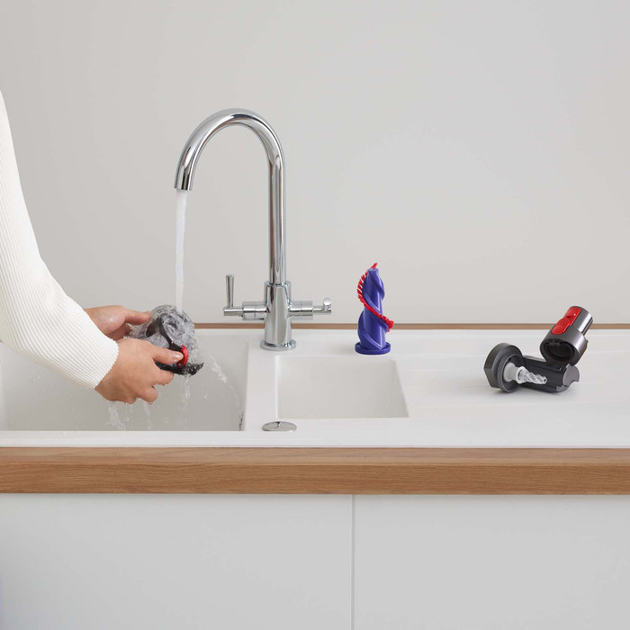 Dyson Hair Screw Tool product in gebruik