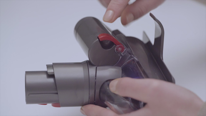 Dyson Hair Screw Tool product in gebruik