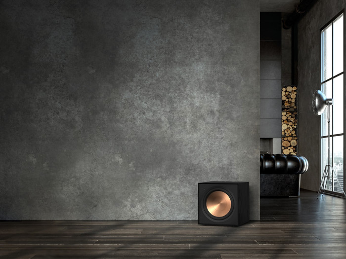 Klipsch R-121SW product in gebruik
