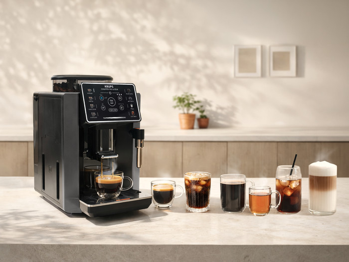 Krups Sensation Hot & Cold EA913H Zwart product in gebruik