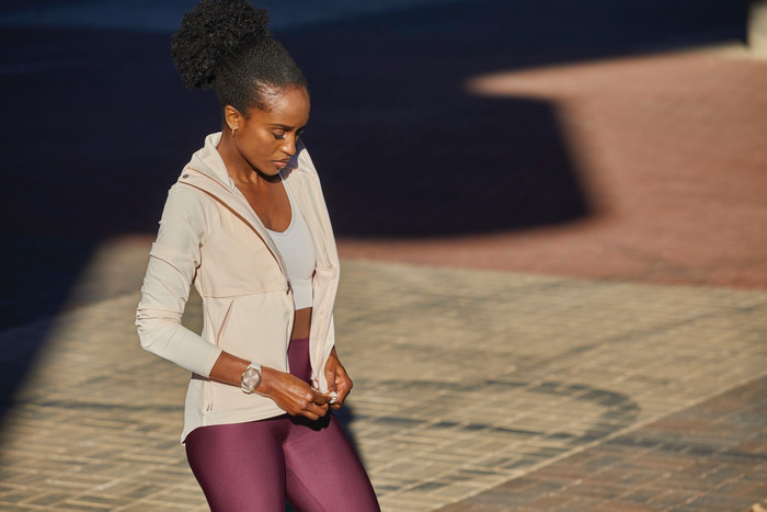 Garmin Vivomove Trend Zilver/Grijs product in gebruik