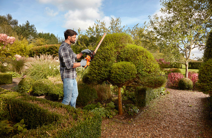 BLACK+DECKER BEHTS501-QS product in gebruik