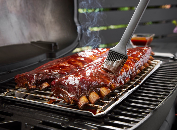 Weber Q 3200N+ with Underframe product in use