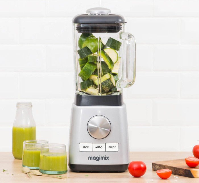 Magimix Power Blender 4 Matte Chrome product in use