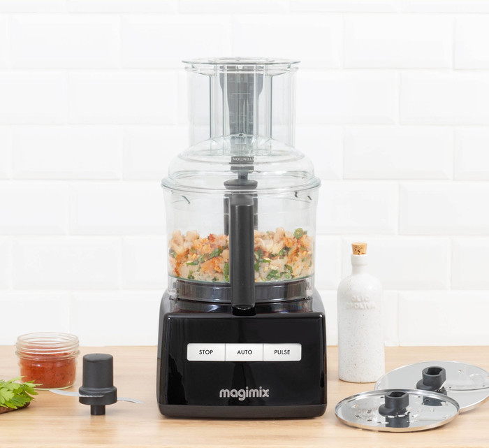 Magimix CS 5200 XL Premium Schwarz produkt in gebrauch