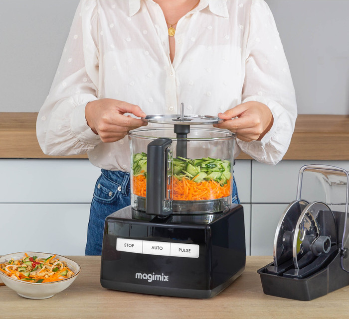 Magimix CS 5200 XL Premium Schwarz produkt in gebrauch