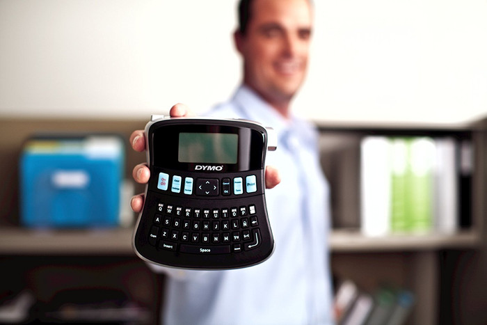 DYMO LabelManager 210D+ Labelprinter Qwerty product in gebruik