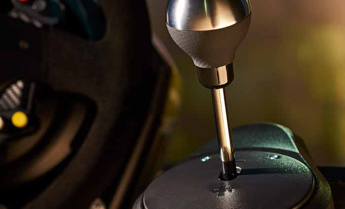 Thrustmaster T300 RS GT + TH8A Shifter product in gebruik