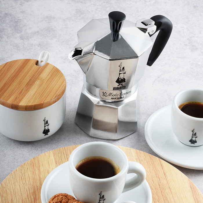 Bialetti Moka Express 6 kopjes product in gebruik