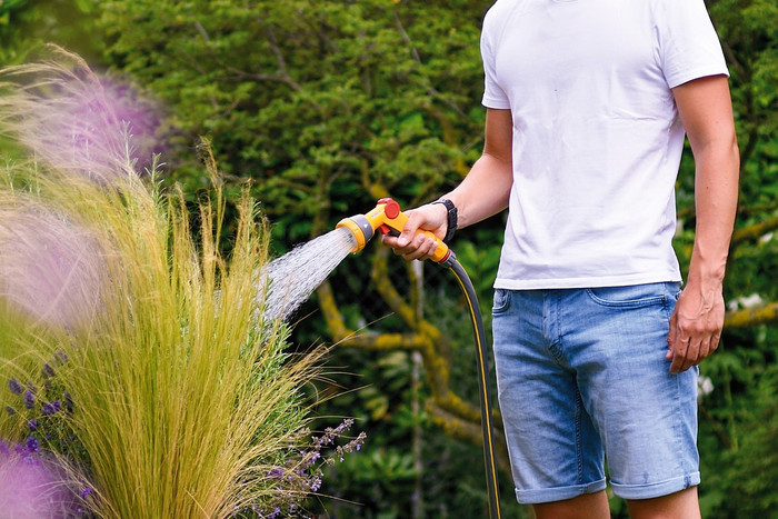 Hozelock Multi-Spraygun Spray Nozzle product in use