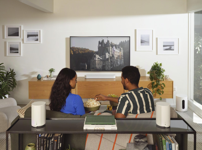 Sonos Arc White + 2x Era 100 White product in use