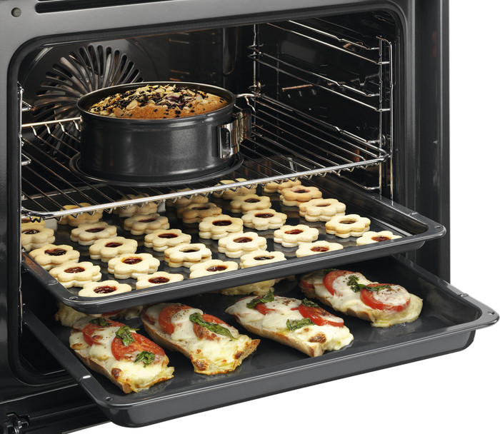 AEG BPB331061B SurroundCook product in gebruik