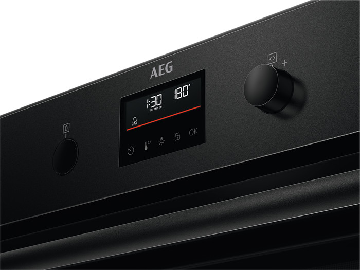 AEG BPB331061B SurroundCook detail